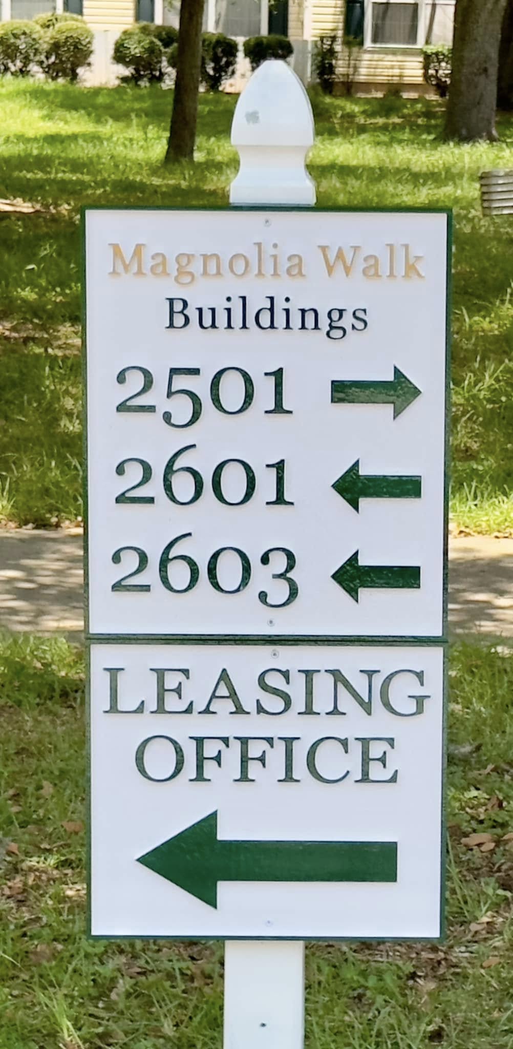 Multi-building wayfinding signage system